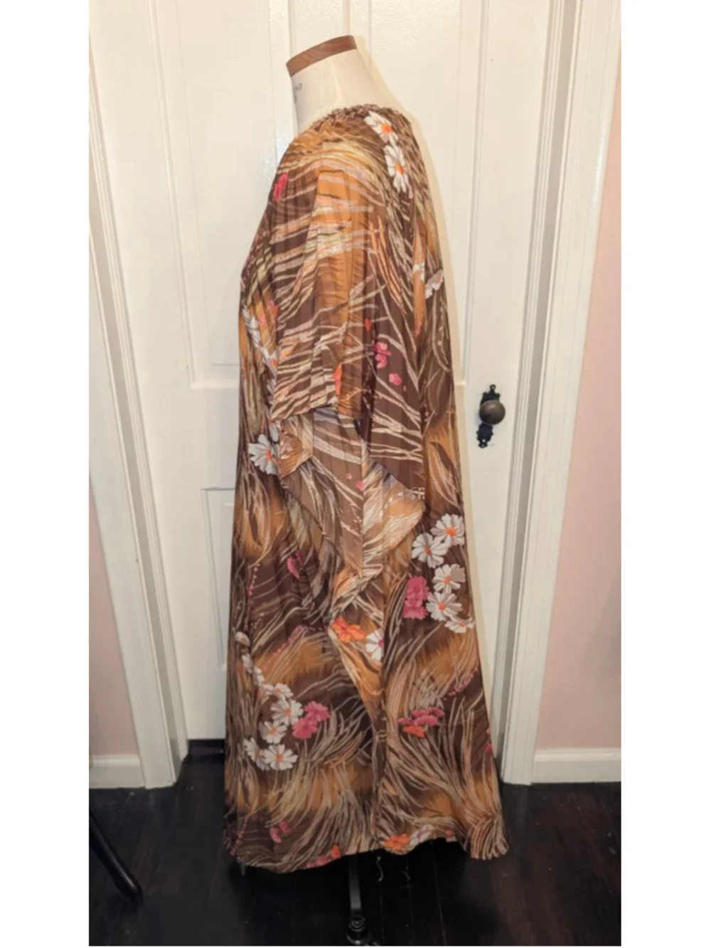 Vintage 60s 70s Brown Floral pleated Kaftan